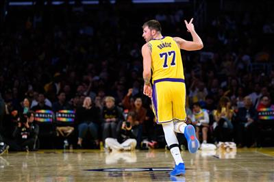Redick: Doncic đã chơi một trận hoàn hảo và rất muốn anh ghi 50 điểm vào phút cuối