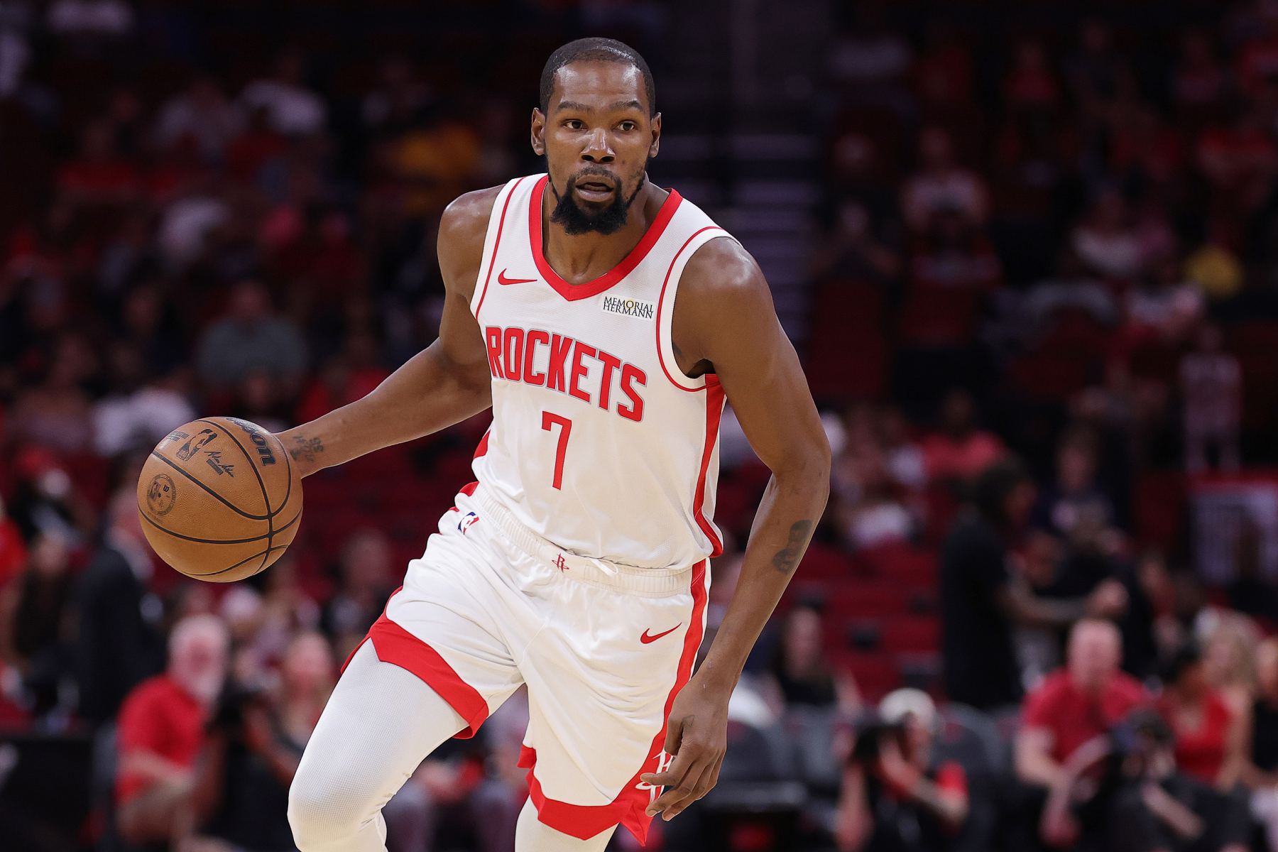 Durant ghi 16 điểm trong hiệp một, ghi ít nhất 16 điểm trong hiệp một lần thứ 21 trong sự nghiệp.