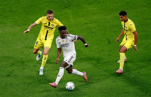 Real Madrid đấu với Villarreal