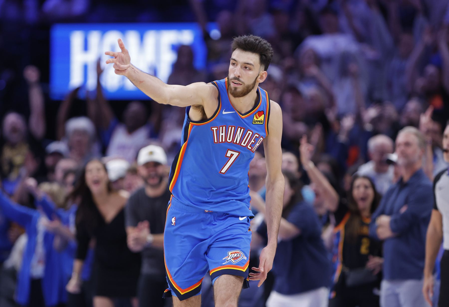 Hiệu quả chỉ kém Jokic thôi! Tỷ lệ bắn trong mùa của Chet là gần 60% và tỷ lệ bắn thực tế của anh ấy là 72%.