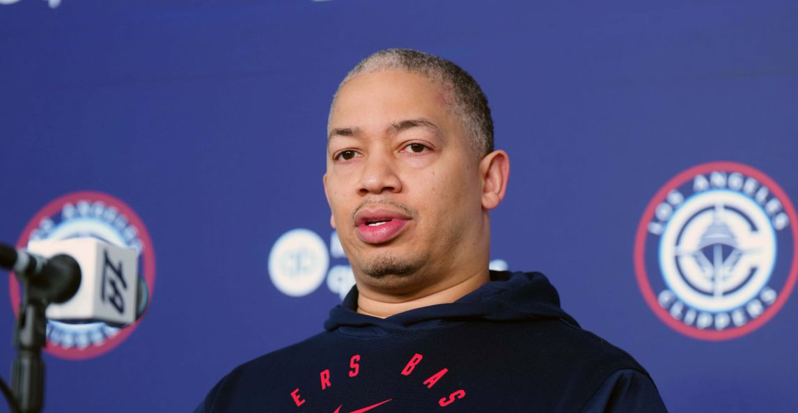Không cần lo lắng về việc đẹp trai? Tyronn Lue tiết lộ nhận được sự ủng hộ hoàn toàn từ sếp và chủ tịch