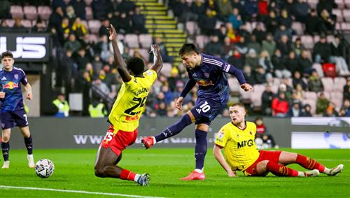 Watford đấu với Leeds United