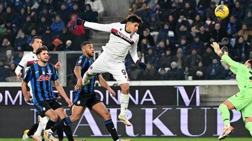 Atalanta đấu với Bologna