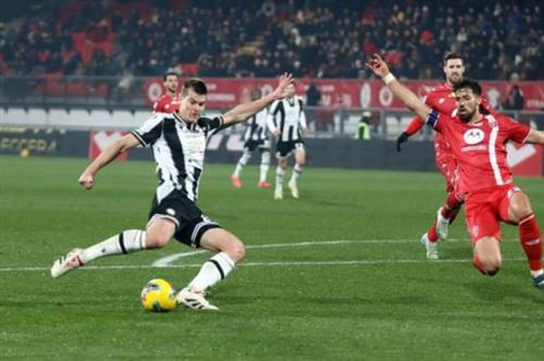 Monza đấu với Udinese