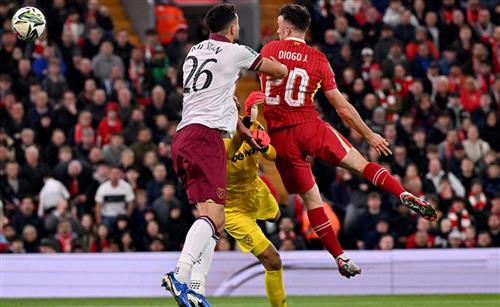 Liverpool đấu với West Ham United