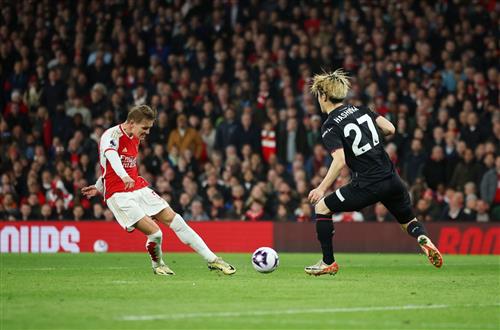 Arsenal vs Thị trấn Luton