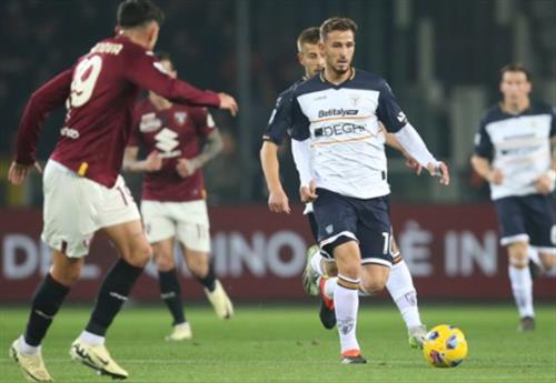 Turin đấu với Lecce