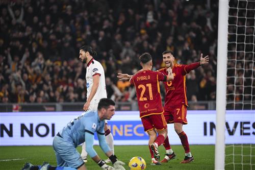 Roma đấu với Cagliari
