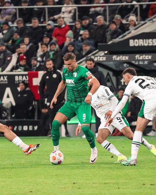 B. Monchenladbach vs Augsburg