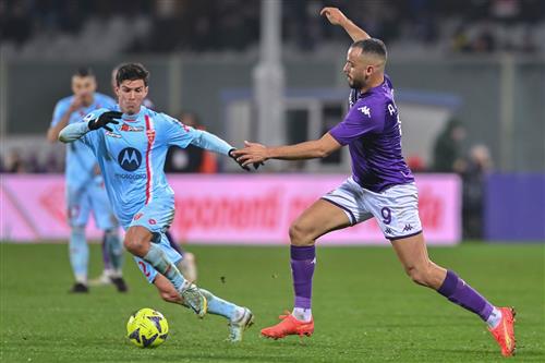 Monza đấu với Inter Milan