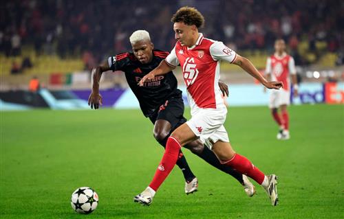 Monaco đấu với Benfica
