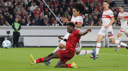 Stuttgart đấu với Kaiserslautern