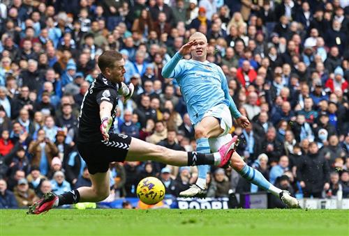 Manchester City đấu với Everton