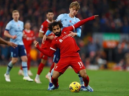Liverpool đấu với Brentford