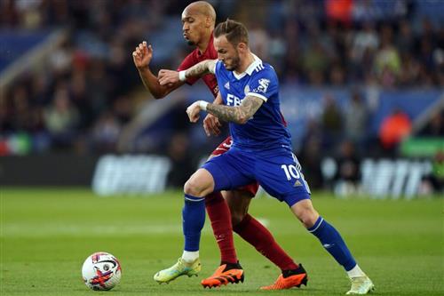 Leicester City đấu với West Ham United