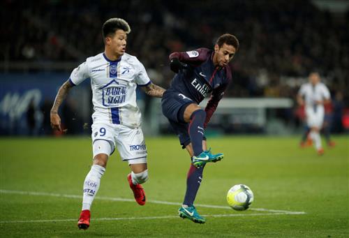 Troyes đấu với Marseille